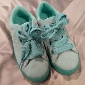 Skecher street aqua suede girls sneaker Super Cute